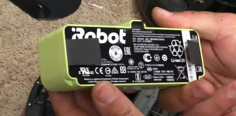 aspirateur iRobot clignote orange